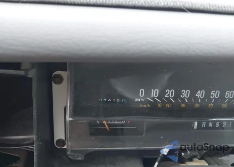 1993 Mercury Grand Marquis Ls z USA, uszkodzony, nr VIN 2MELM75W8PX643021